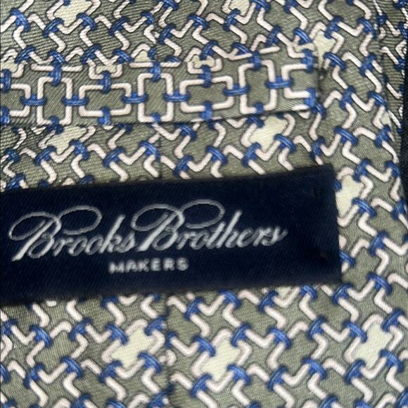 Brooks brothers Green and Blue Patterned Men's Tie - Picture 3 of 5